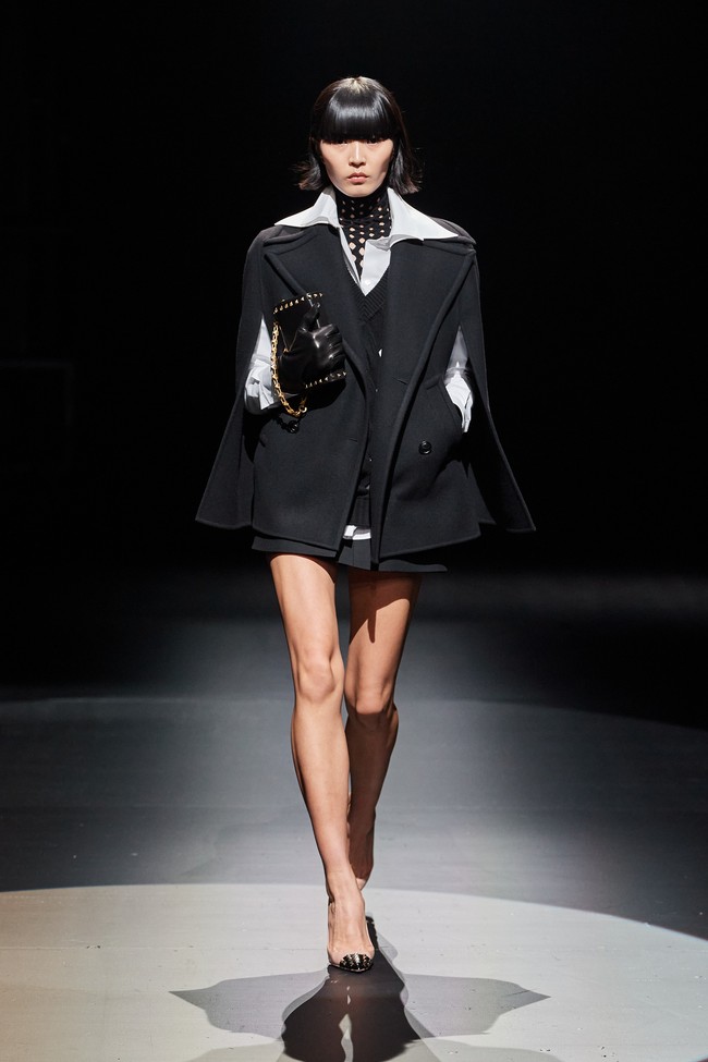 Fashion show Valentino untuk koleksi fall 2021. Foto: dok. Salvatore Dragone / Gorunway/Valentino.