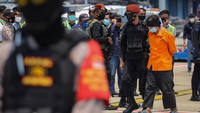 Sebelumnya, 22 tersangka teroris jaringan Jamaah Islamiyah (JI) ini ditangkap Densus 88 Antiteror di Jatim pada akhir Februari lalu. Kabag Penum Divisi Humas Polri Kombes Ahmad Ramadhan menyebut jaringan JI memiliki 6.000 anggota.