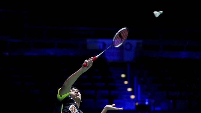 Momen Jonatan Libas Kunlavut sebelum Indonesia Dikeluarkan dari All England Seluruh perwakilan Indonesia dikeluarkan dari ajang All England 2021. Padahal sejumlah pemain telah menumbangkan lawannya, salah satunya adalah Jonatan Christie.