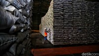Seperti diketahui, rencana pemerintah melakukan impor beras 1 juta ton menghebohkan publik. Banyak kalangan meminta rencana tersebut dibatalkan.