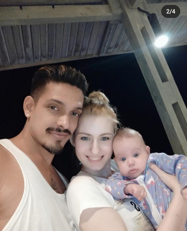 Nastasya sendiri saat ini sudah meninggalkan dunia modellingnya dan lebih fokus untuk menjaga putri kecilnya, Jasmint Rich Shine, serta aktif membuat video-video di media sosial. Foto: Robby Shine