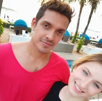 Nama Nastasya Shine mulai terkenal di TikTok setelah video-video unggahannya banyak disukai dan menjadi viral. Nastasya seringkali mengunggah video-video dirinya berbahasa Indonesia. Walaupun belum lancar berbahasa Indonesia tetapi Nastasya terlihat cukup percaya diri. Foto: Robby Shine