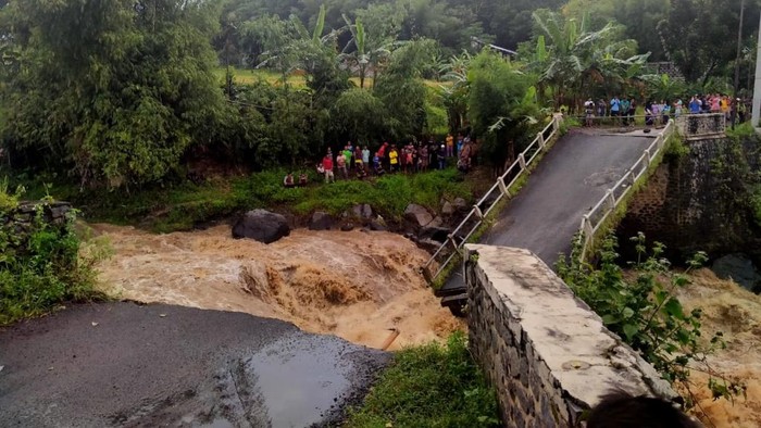 Pemkab Pasuruan Tunggu Dana Pusat Bangun Jembatan Penghubung Dua Kecamatan yang Ambruk