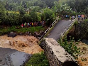 Pembangunan Jembatan Ambruk di Pasuruan Tunggu Dana Pusat