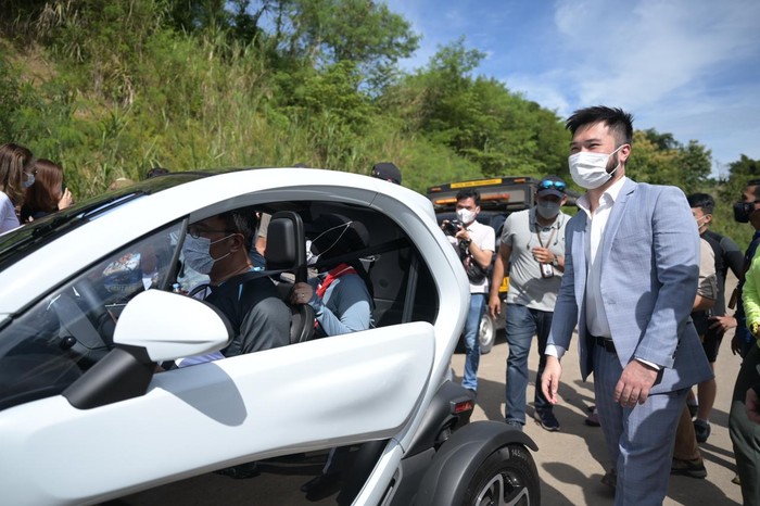 Ridwan Kamil Jajal Renault Twizy