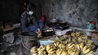 Kue pisang boleh diketahui merupakan salah satu makanan khas andalan di Demak.