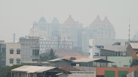 Dikutip dari situs IQAir, indeks kualitas udara Jakarta pada angka 173 atau tidak sehat. Data ini terakhir diperbarui hingga pukul 13.00 WIB. (Foto: Andhika Prasetia/detikcom)