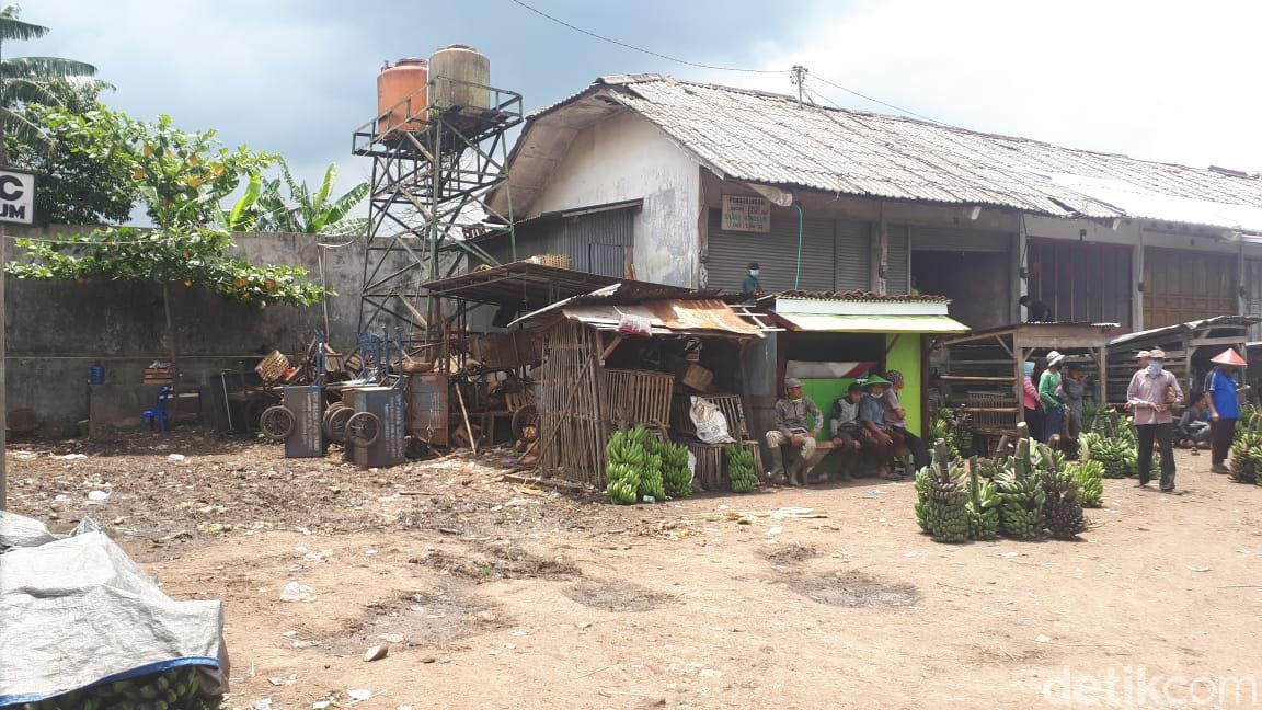 Suasana Pasar Induk Ajibarang usai sampah diangkut. 18 Maret 2021. (M Yusuf Fanany/detikcom) Suasana Pasar Induk Ajibarang usai sampah diangkut. 18 Maret 2021. (M Yusuf Fanany/detikcom)