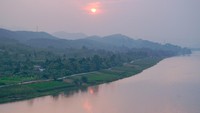 Sungai Parfum atau Houng River memanjang 80 km di Kota Hue. (Getty Images/iStockphoto)