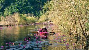 Wow! Sungai Ini Beraroma Minyak Wangi
