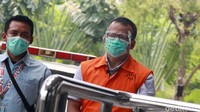 Ia diperiksa penyidik terkait kasus ekspor benih lobster yang dimulai sejak tertangkap tangan (OTT) di Bandara Soekarno-Hatta sepulangnya dari perjalanan dinas ke Amerika Serikat (AS) beberapa waktu lalu.