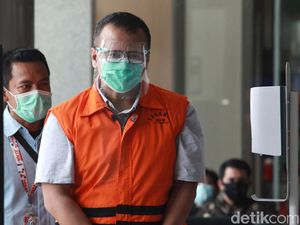 Cerita Edhy dan Sespri-sesprinya