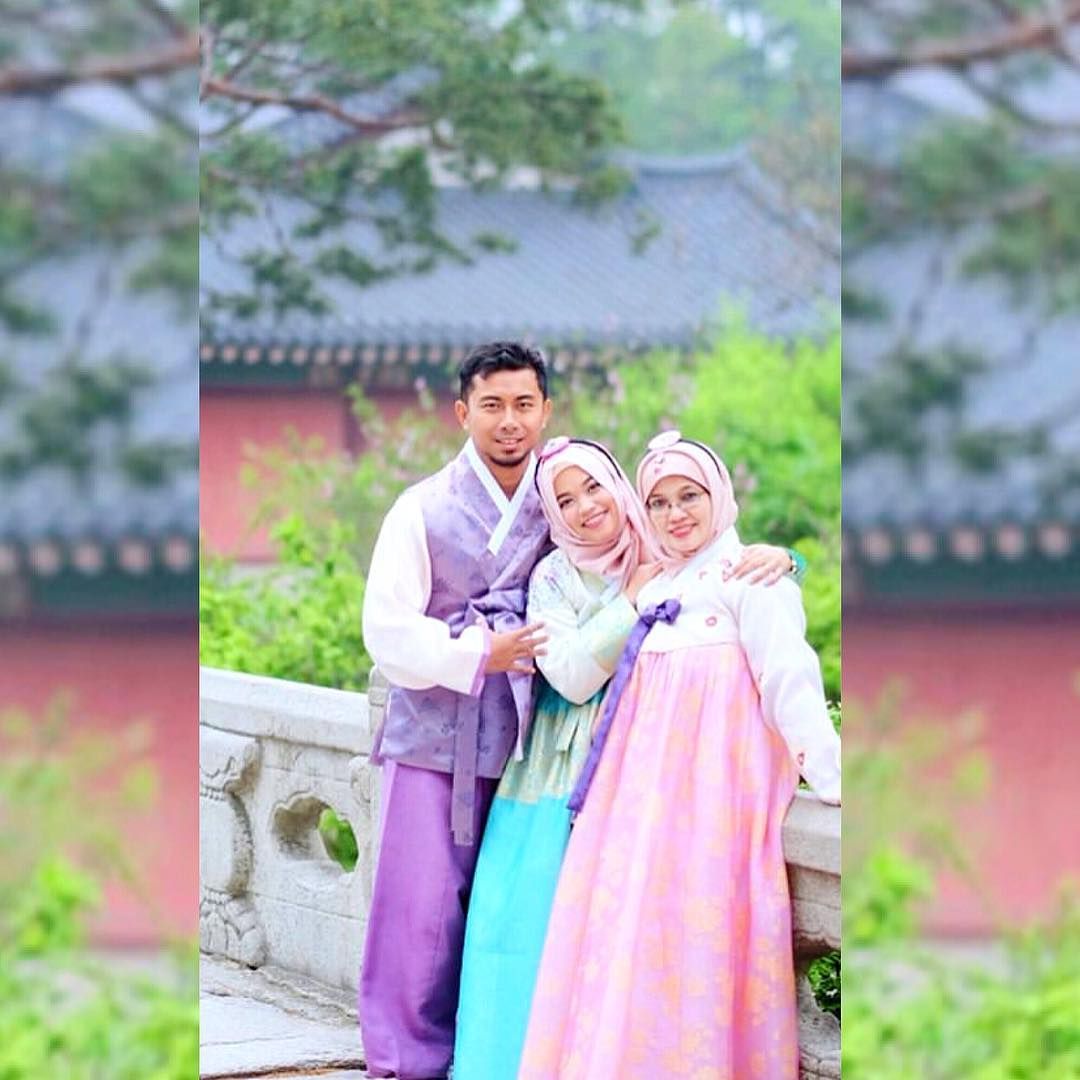 Teh Ninih dan Anak-anaknya Teh Ninih dan Anak-anaknya