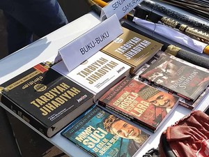 Ini Barang Bukti 22 Tersangka Teroris di Jatim, dari Pedang Hingga Kotak Amal