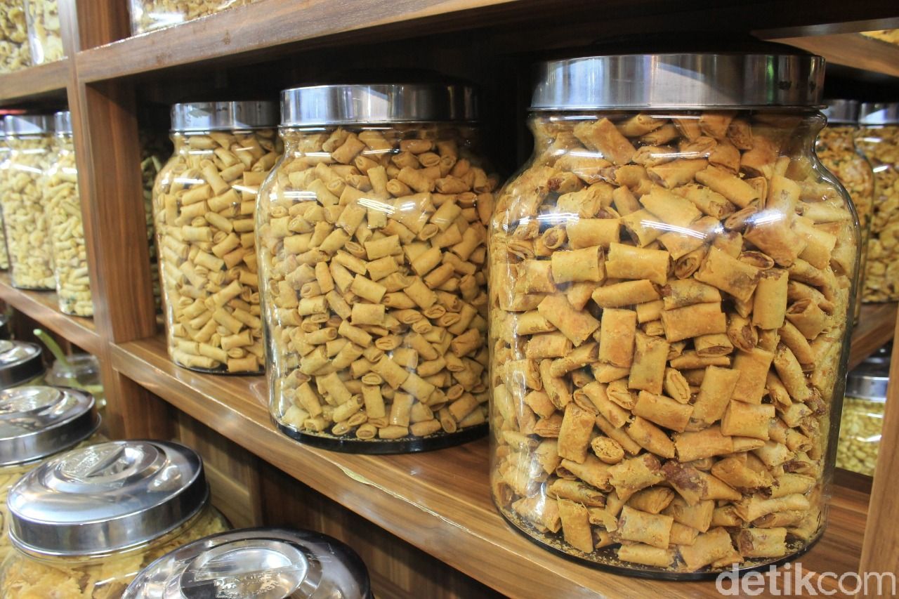 Toko Anggrek, Surga 'Snack' yang Lengkap di Pasar Mayestik