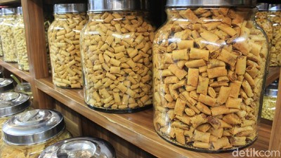 Belanja Kue Kering dan Snack Murah untuk Lebaran di Pasar Mayestik