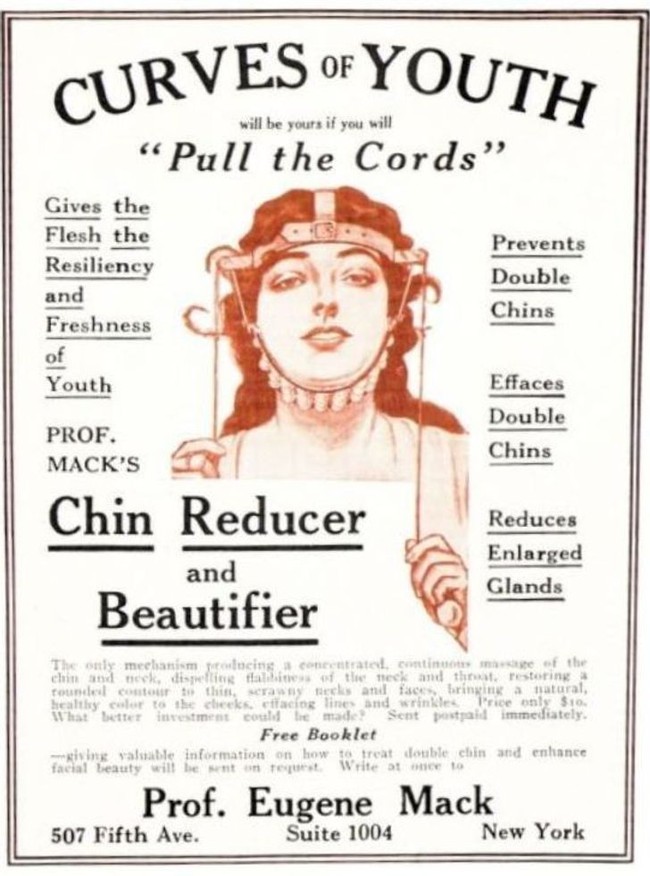 Pada abad 19, para wanita Amerika terobsesi memiliki rahang tirus. Alat untuk meniruskan rahang dan pipi pun populer di zaman itu. Alat bernam chin reducer ini dipakai mengelilingi kepala, wajah hingga dagu. Dilengkapi dengan tali seperti kabel yang harus ditarik ke bawah agar rahang mengecil. Foto: Dok. Max Factor