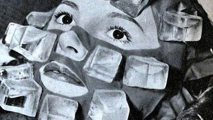 Tren kecantikan wanita zaman dulu Tren kecantikan wanita zaman dulu, masker menggunakan es batu.