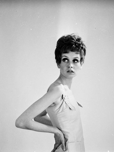British fashion model and 60's icon, Twiggy (Lesley Hornby) modelling a short dark wig.    (Photo by McKeown/Getty Images)