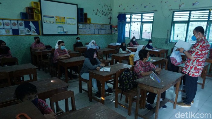 Uji coba sekolah tatap muka di SD Negeri 9 Boyolali, Jawa Tengah, Kamis (18/3/2021).