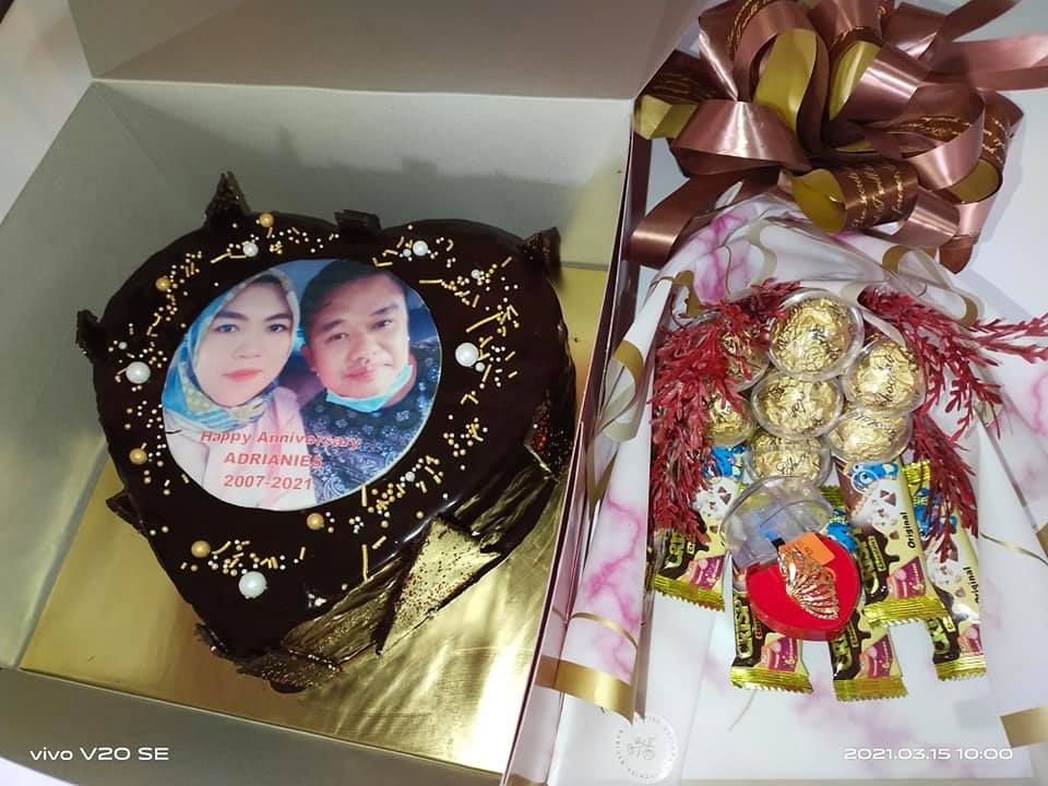 Wanita Ini Dihadiahi Es Batu Untuk Utah Perkawinan, Isinya Bikin Kaget!