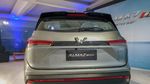 Wujud Wuling Almaz RS: Bisa Dihidupkan Lewat HP dan Nyetir Sendiri