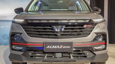 Wujud Wuling Almaz RS: Bisa Dihidupkan Lewat HP dan Nyetir Sendiri