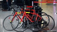 KPK menyita 13 sepeda merek Lapierre berwarna oranye. Sepeda tersebut disita berkaitan dengan kasus dugaan korupsi ekspor benih lobster yang menjerat mantan Menteri Kelautan dan Perikanan (KKP), Edhy Prabowo.