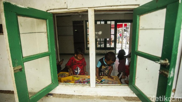 PAUD di lokasi lahan sengketa yang memicu bentrokan di Pancoran Buntu 2, Jaksel, kembali difungsikan. Anak-anak kembali dapat belajar dengan tenang di PAUD tersebut.