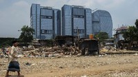 Sebelumnya bentrokan terjadi hingga dini hari dan mengakibatkan sejumlah warga terluka.