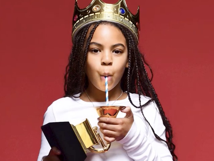 Blue Ivy Carter Blue Ivy Carter dengan Grammy Awards pertamanya.
