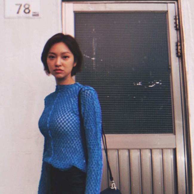 Aku pikir dia benar-benar berusia 20 tahunan, Aku percaya jika seseorang mengatakan usianya 20an awal, Dia benar-benar terlihat muda, tulis netizen. Foto: Instagram @choiyuhwa