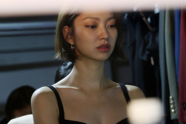 Wanita bertinggi badan 172 cm itu debut di dunia akting dalam Drama Special The Great Gye Choon-bin di 2010 dan My Princess di 2011. Sebelum River Where The Moon Rises, ia bermain dalam My Dangerous Wife. Foto: Instagram @choiyuhwa