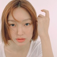 Banyak orang tidak menyangka jika usianya tahun ini menginjak 37 tahun (usia Korea). Wanita tersebut memang tampak seperti wanita 20 tahunan.Foto: Instagram @choiyuhwa