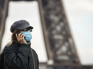 Rekor! Prancis Catat 94.124 Kasus Corona dalam Sehari
