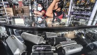 Maraknya razia knalpot racing atau bising oleh pihak kepolisian berdampak pada turunnya penjualan knalpot aftermarket (suku cadang pengganti yang dibuat oleh perusahaan selain produsen asli kendaraan) yang memiliki suara bising.
