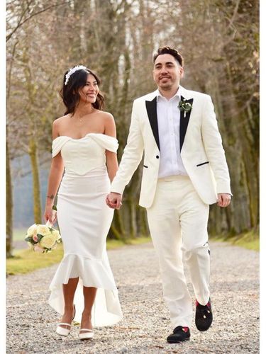 Dionne Monsanto, artis Filipina menikah dengan baju Rp 89 ribuan.