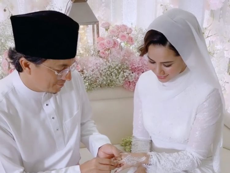 Potret Pernikahan Engku Emran dan Noor Nabila