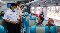 Pada kunjungannya kali ini, Said Aqil menyempatkan menyapa pelanggan KA Jayabaya relasi Pasar Senen-Malang. Dirinya meminta masukan langsung kepada pelanggan untuk perbaikan-perbaikan KAI ke depannya.