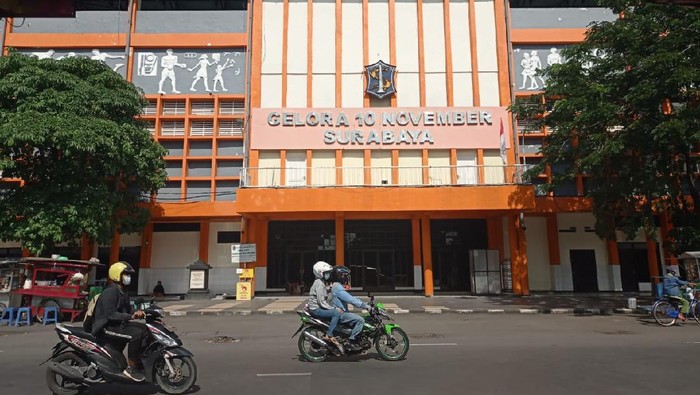 Persebaya sudah mengungkapkan keinginannya kepada Pemkot Surabaya untuk menjadikan Stadion Gelora 10 November sebagai tempat latihan. Keinginan Persebaya bukan tanpa alasan.