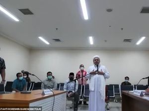 Habib Rizieq Awali Sidang dengan Drama Kini Tak Bersuara