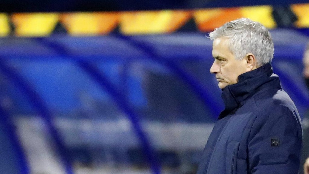 Jose Mourinho minta maaf karena Tottenham Hotspur tersingkir dari Liga Europa (AP/Darko Bandic)