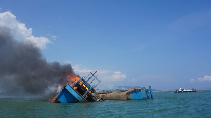 kapal tenggelam