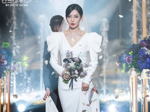 Doyoung hingga Lisa, 6 Artis Korea Ini Juga Emosi Nonton The Penthouse