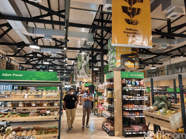 Kawasan M Bloc kembali melebarkan sayapnya dengan membuka M Bloc Market. Ini menjadi tempat UMKM lokal berniaga. Foto: Putu Intan/detikTravel Kawasan M Bloc kembali melebarkan sayapnya dengan membuka M Bloc Market. Ini menjadi tempat UMKM lokal berniaga. Foto: Putu Intan/detikTravel
