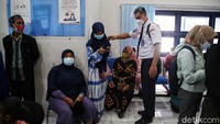 Bank BRI Demak berkomitmen akan memberikan pelayanan maksimal kepada nasabah di tengah  pandemi ini. Dengan tujuan memberikan bantuan pinjaman para  warga khususnya para pelaku usaha UMKM di Demak 