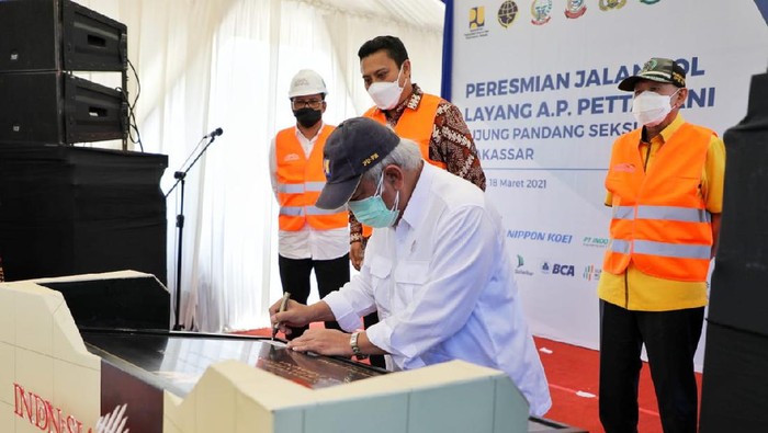 Menteri PUPR Basuki Hadimuljono saat meresmikan Tol Layang AP Pettarani, Makassar (dok. Istimewa).