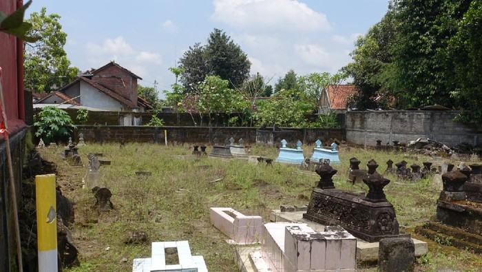 Pemakaman Umum terkena proyek tol yogya-solo