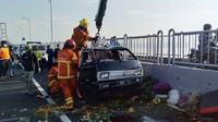 Kecelakaan itu mengakibatkan Nurhasanah meninggal dunia. Sementara sang suami, Sumbri, mengalami luka ringan.