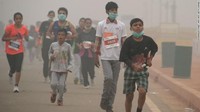 Namun berdasarkan studi yang dilakukan Greenpeace Southeast Asia Analysis dan IQAir, masalah polusi udara di New Delhi pada 2020 telah menelan 54.000 korban jiwa. Foto: CNN